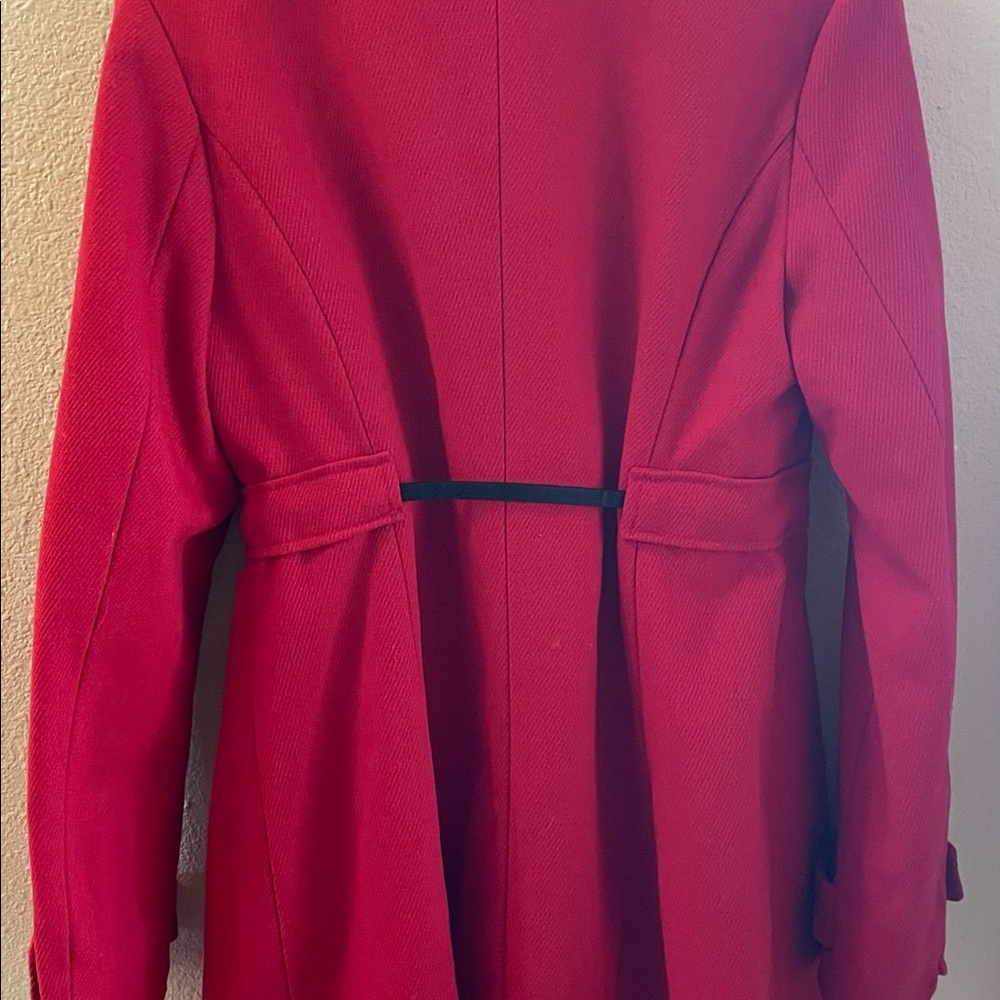 Red coat - Picture 5 of 8